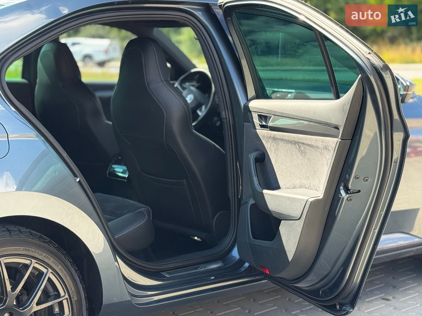 Skoda Superb 2018 VIN TMBCJ7NP8K7020161 фото оголошення 40 з 41