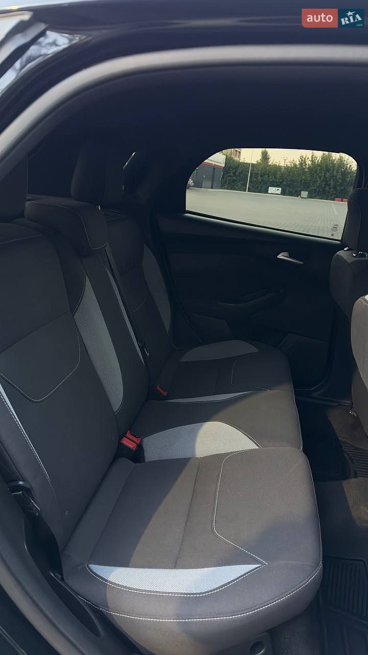 Ford Focus 2017 VIN 1FADP3L96HL310288 фото оголошення 4 з 24
