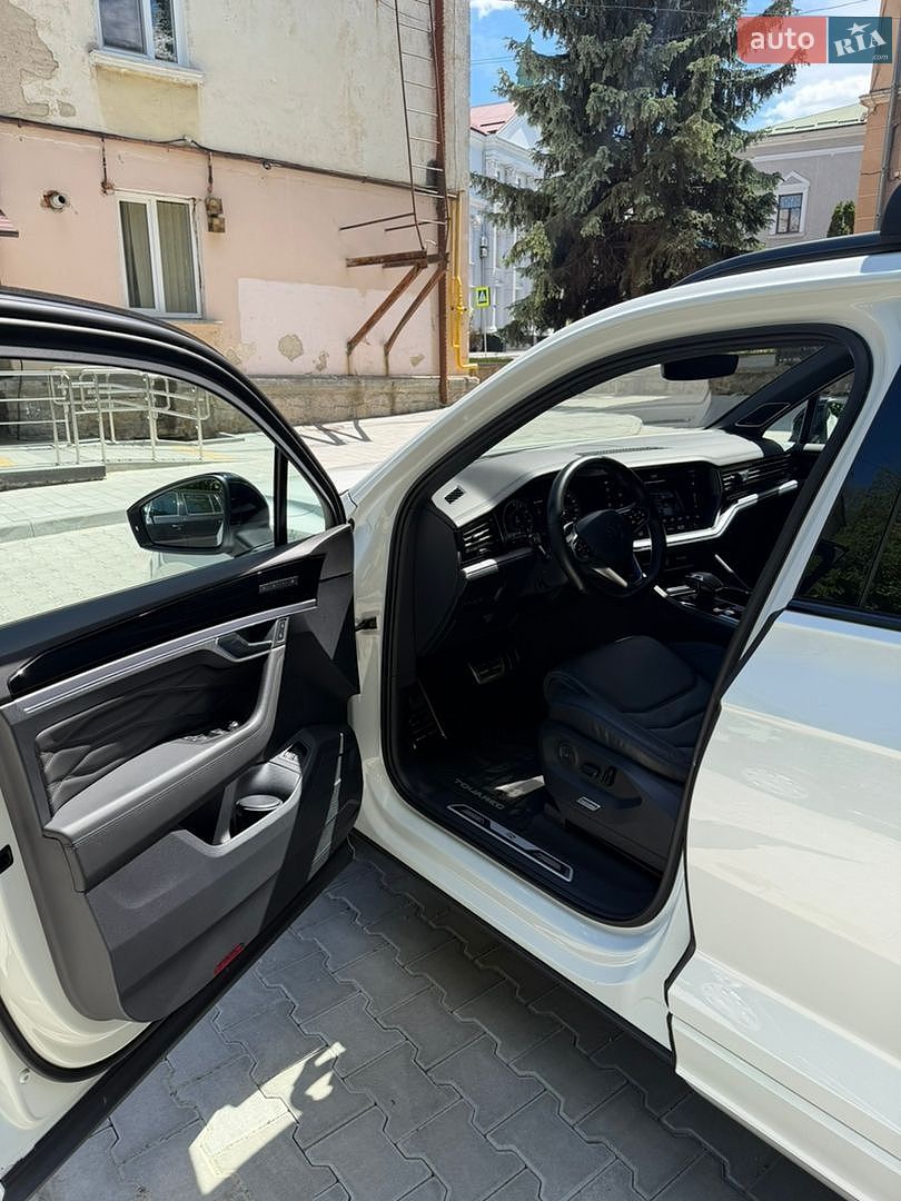 Volkswagen Touareg 2022 VIN WVGZZZCRZND020075 фото оголошення 16 з 55