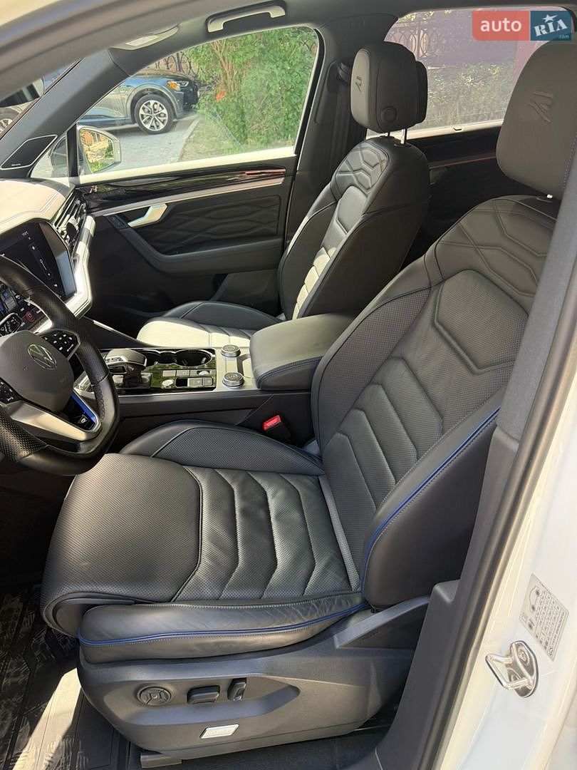 Volkswagen Touareg 2022 VIN WVGZZZCRZND020075 фото оголошення 18 з 55