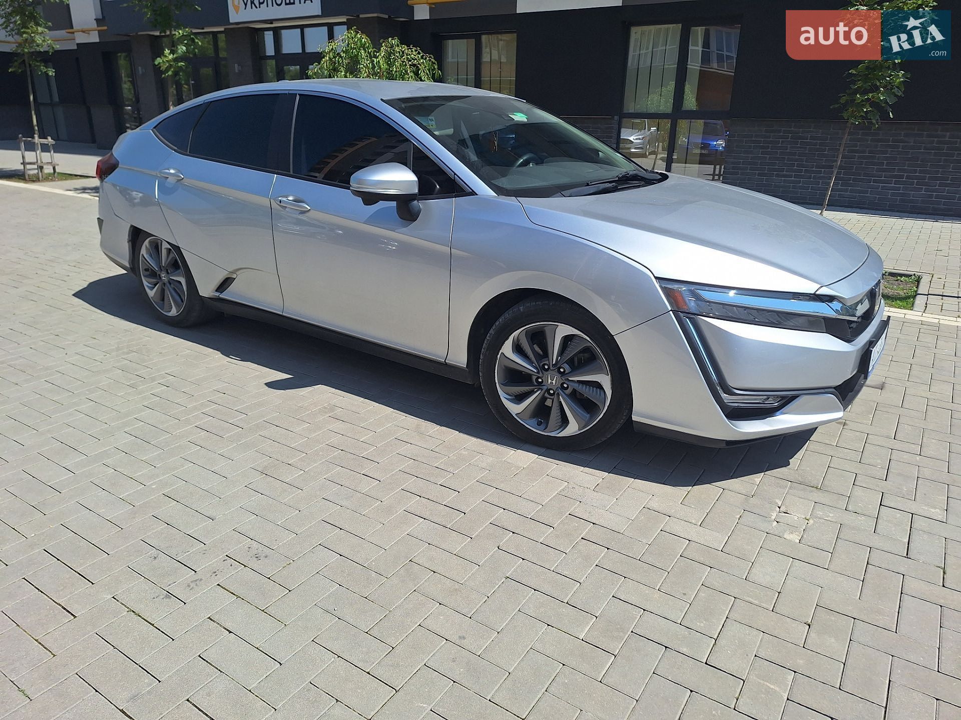 Honda Clarity 2018 VIN JHMZC5F17JC022765 фото оголошення 2 з 15