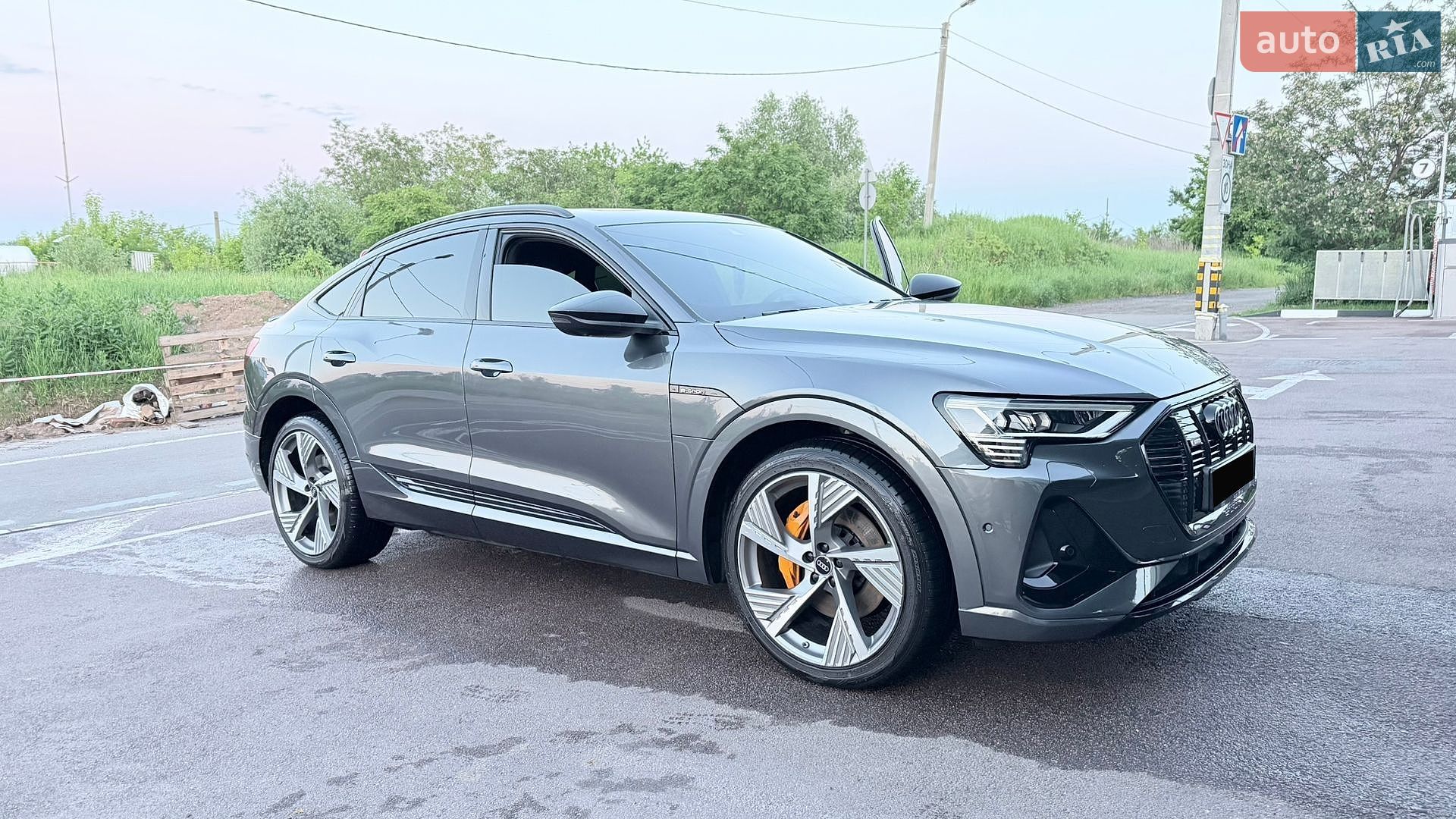 Audi e-tron Sportback 2021 VIN WAUZZZGE4NB017752 фото оголошення 3 з 18