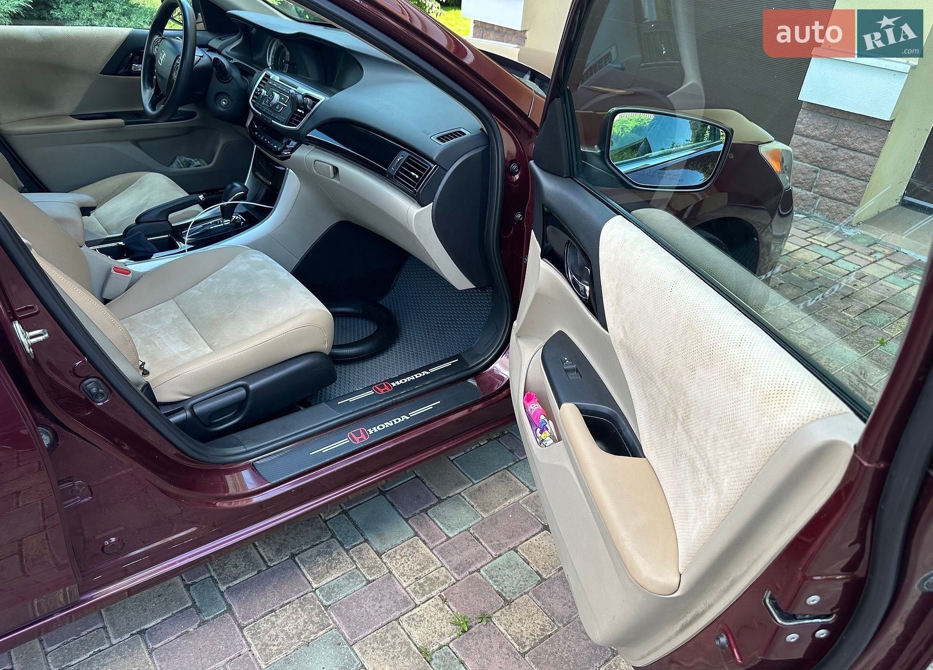 Honda Accord 2016 VIN 1HGCR2F33HA095984 фото оголошення 8 з 11