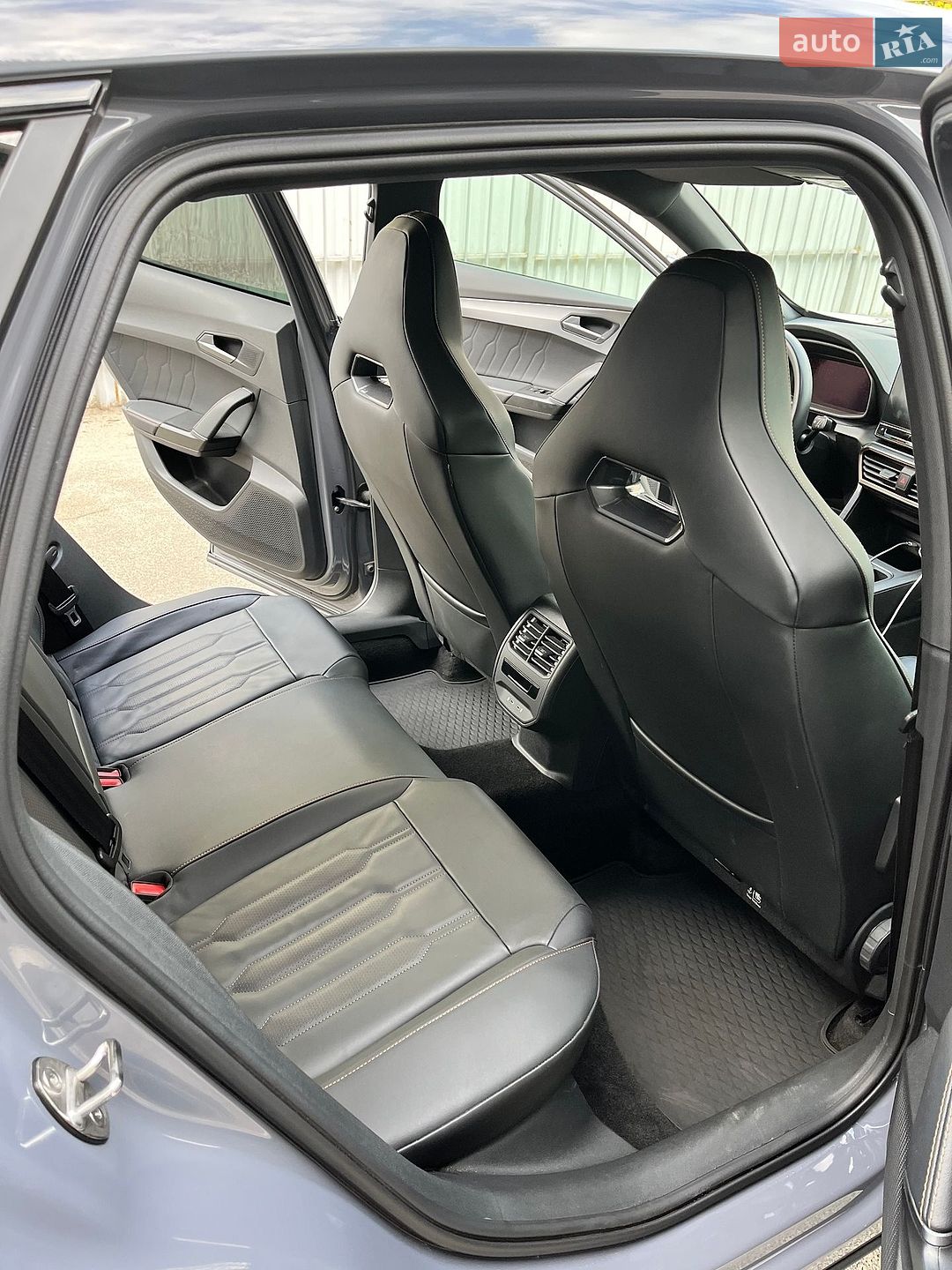 Cupra Formentor 2023 VIN VSSZZZKM0PR050483 фото оголошення 11 з 13