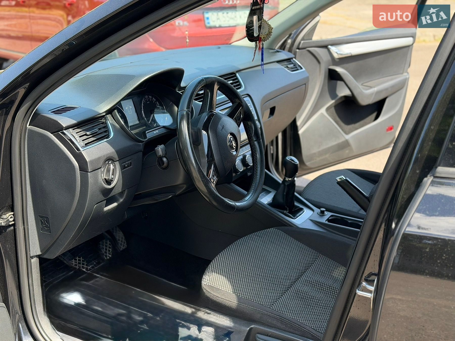 Skoda Octavia 2013 VIN TMBJG7NE1E0108633 фото оголошення 3 з 10