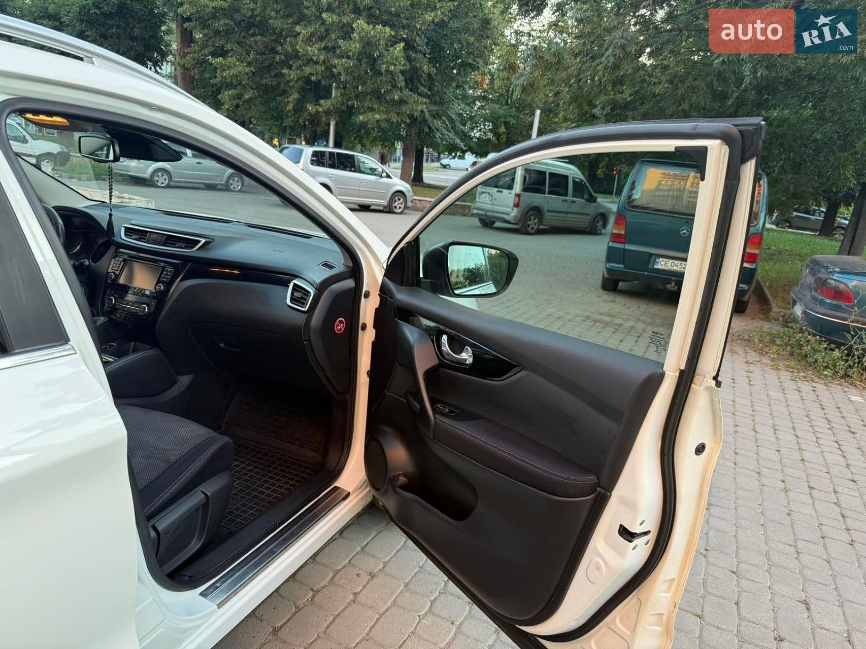 Nissan Qashqai 2016 VIN SJNFDAJ11U1769331 фото оголошення 12 з 17