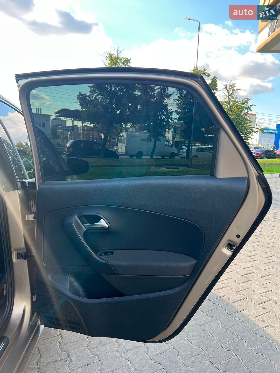 Volkswagen Polo 2019 VIN XW8ZZZ61ZKG064603 фото оголошення 17 з 20