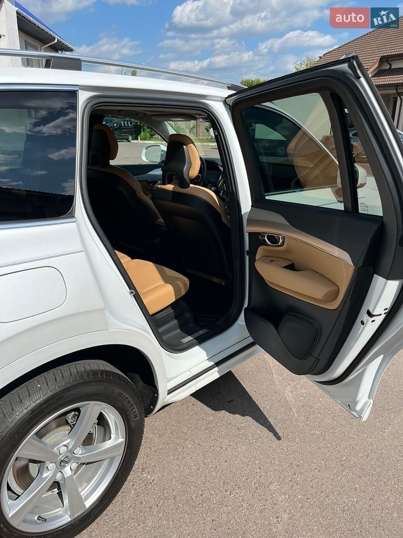 Volvo XC90 2016 VIN YV4102XKXG1068072 фото оголошення 16 з 42