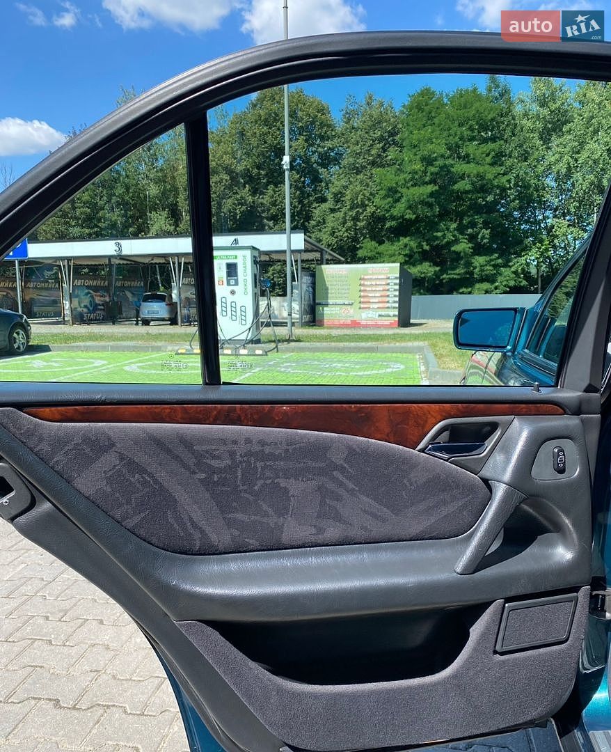 Mercedes-Benz E-Class 1999 VIN WDB2100351A652175 фото оголошення 24 з 30