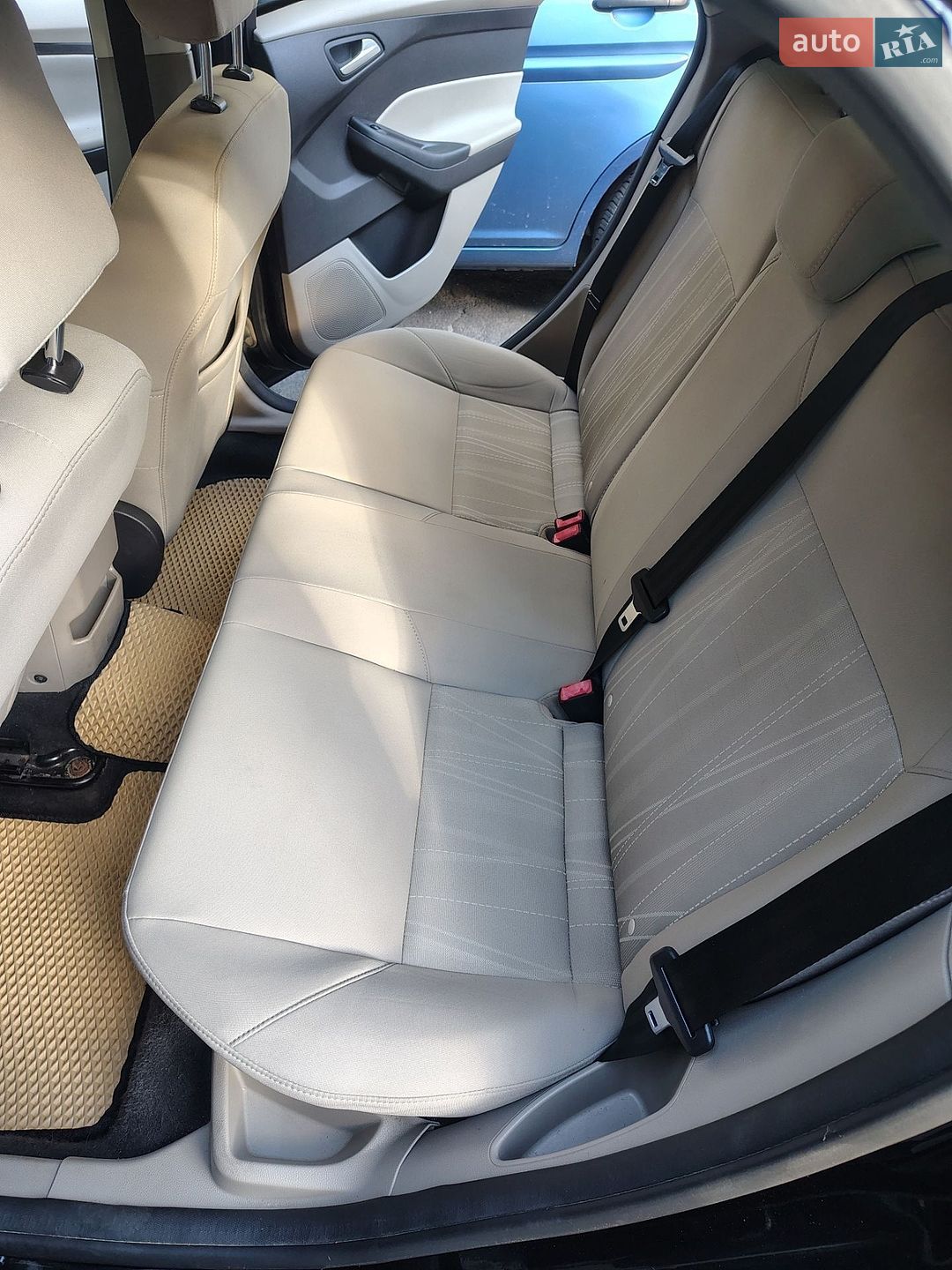 Ford Focus 2017 VIN 1FADP3F26HL279364 фото оголошення 17 з 33