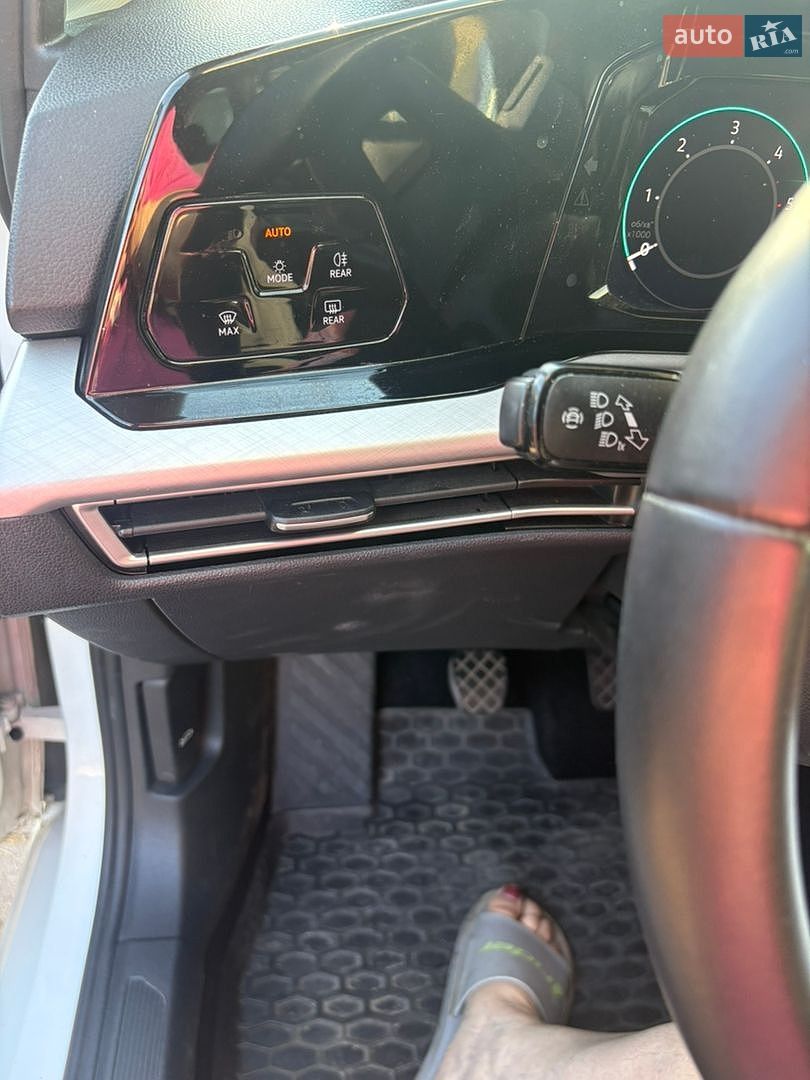Volkswagen Golf 2021 VIN WVWZZZCDZMW519984 фото оголошення 8 з 14