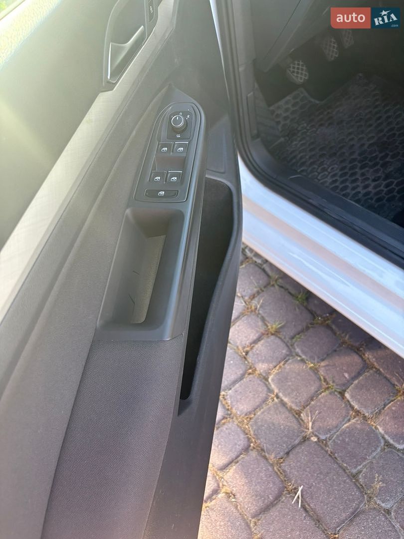 Volkswagen Golf 2021 VIN WVWZZZCDZMW519984 фото оголошення 10 з 14