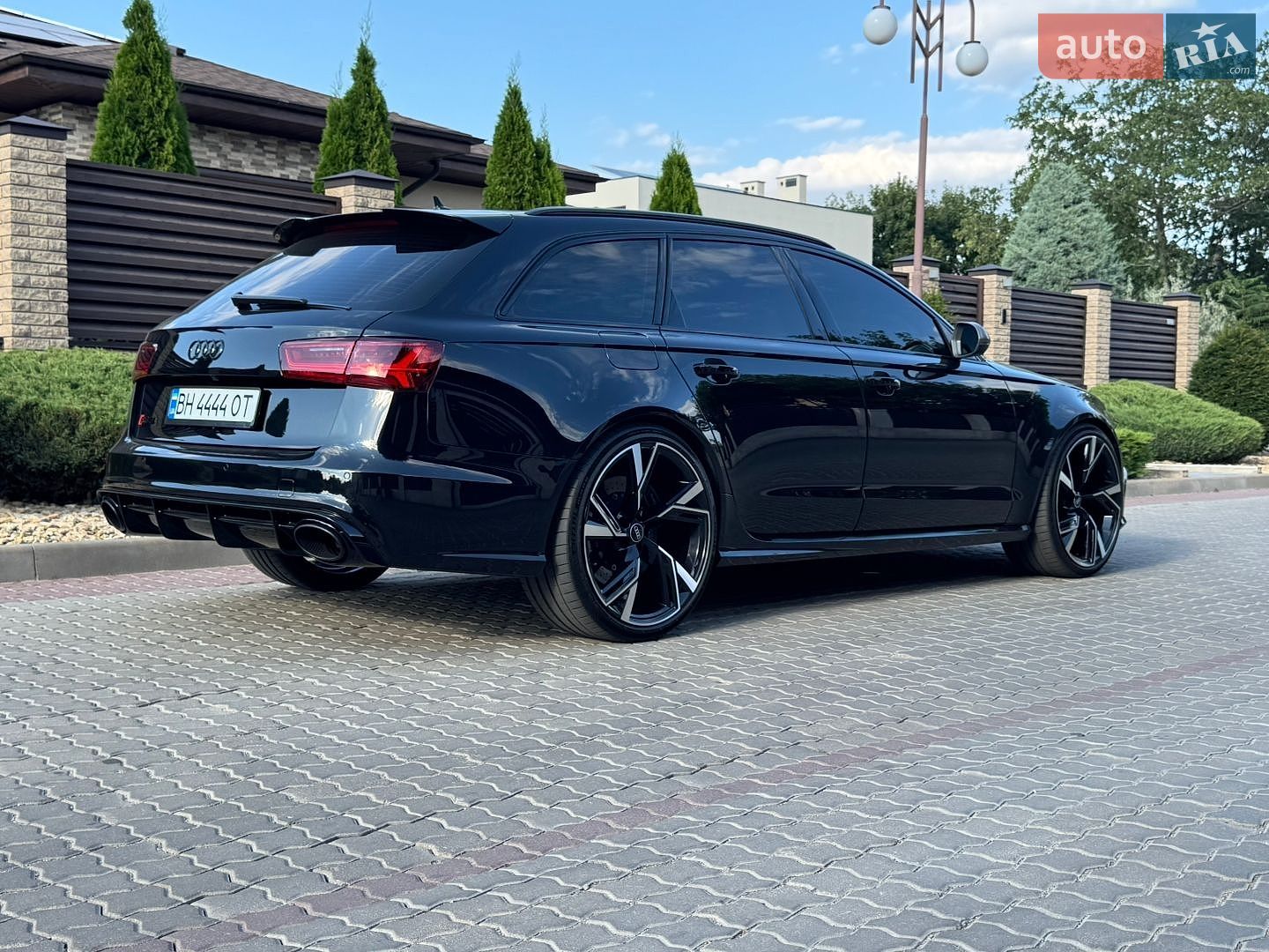 Audi RS6 2016 VIN WUAZZZ4G6GN905531 фото оголошення 14 з 109