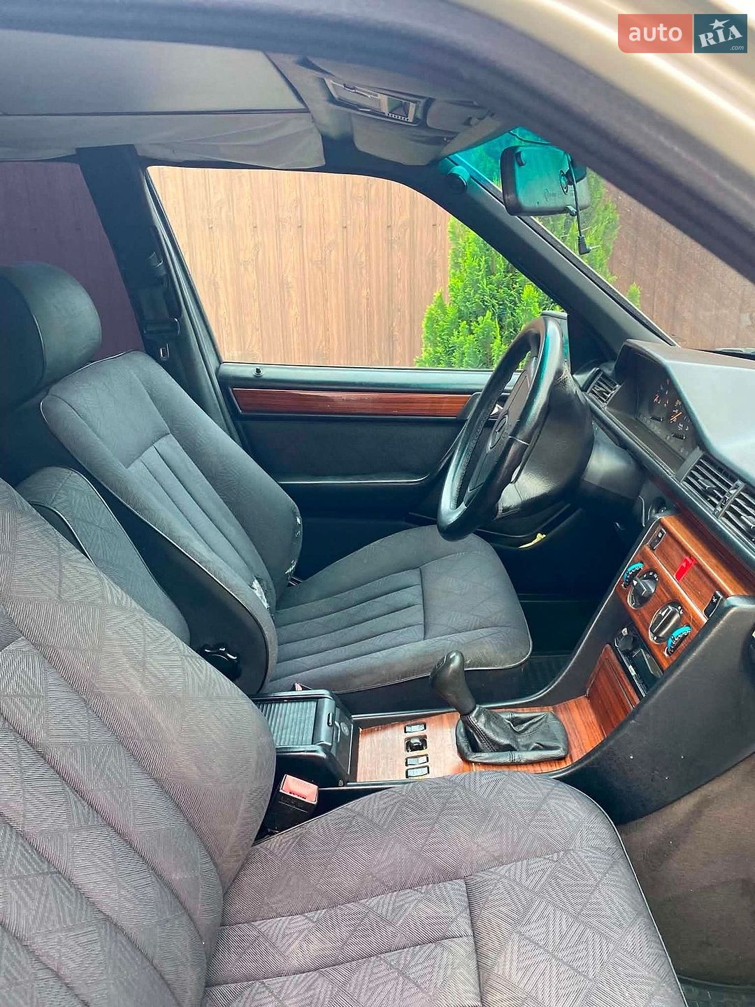 Mercedes-Benz E-Class 1995 VIN WDB1240191J048135 фото оголошення 3 з 4