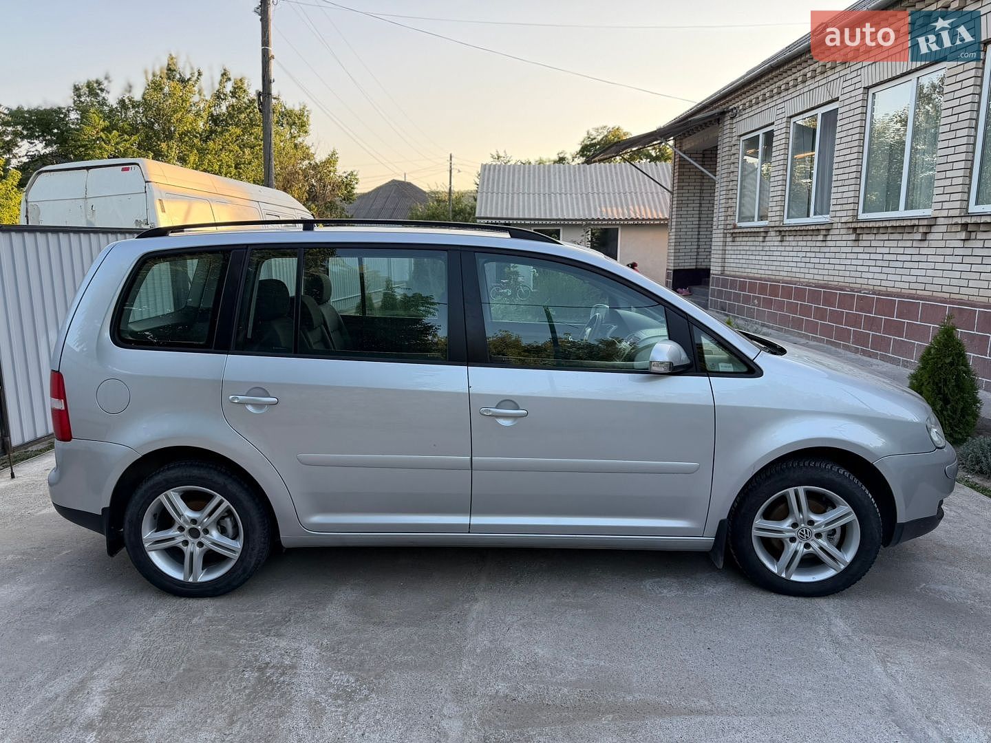 Volkswagen Touran 2005 VIN WVGZZZ1TZ5W185798 фото оголошення 2 з 34