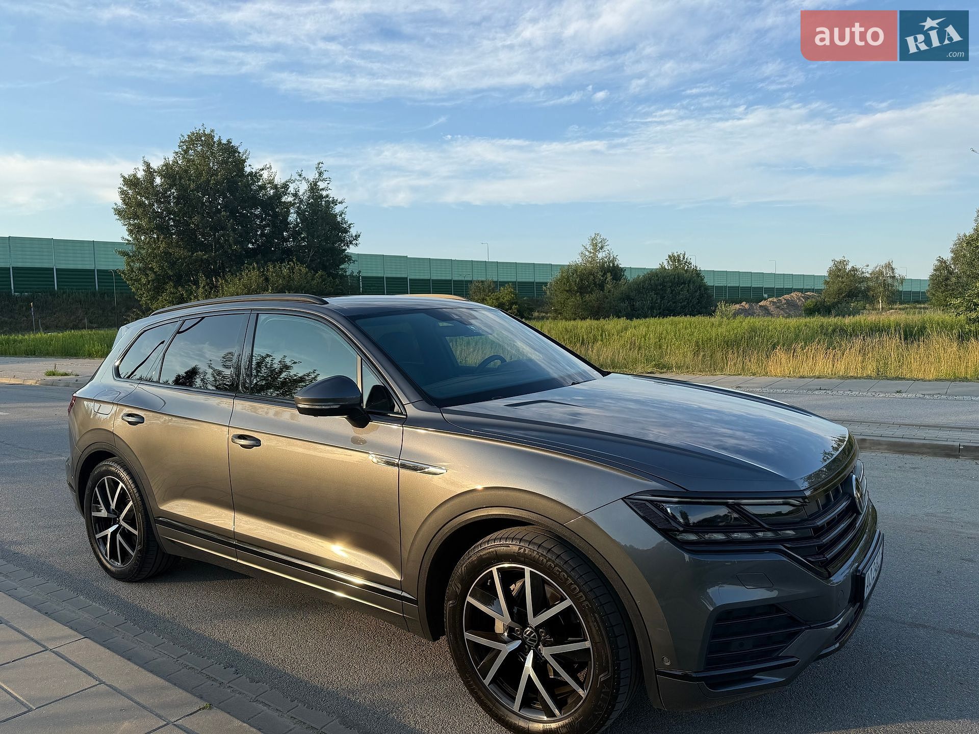 Volkswagen Touareg 2021 VIN WVGZZZCRZMD040575 фото оголошення 2 з 18