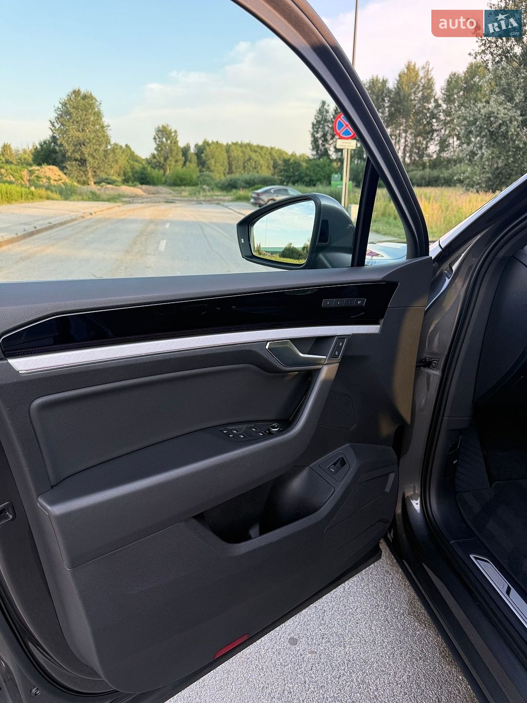 Volkswagen Touareg 2021 VIN WVGZZZCRZMD040575 фото оголошення 6 з 18