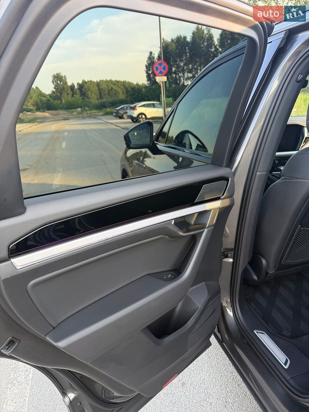 Volkswagen Touareg 2021 VIN WVGZZZCRZMD040575 фото оголошення 8 з 18