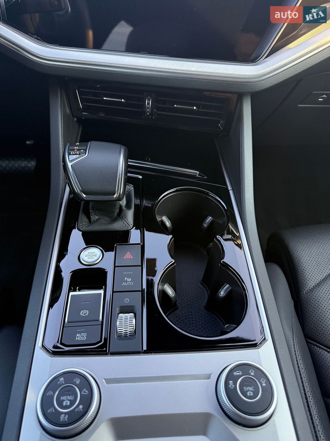 Volkswagen Touareg 2021 VIN WVGZZZCRZMD040575 фото оголошення 17 з 18