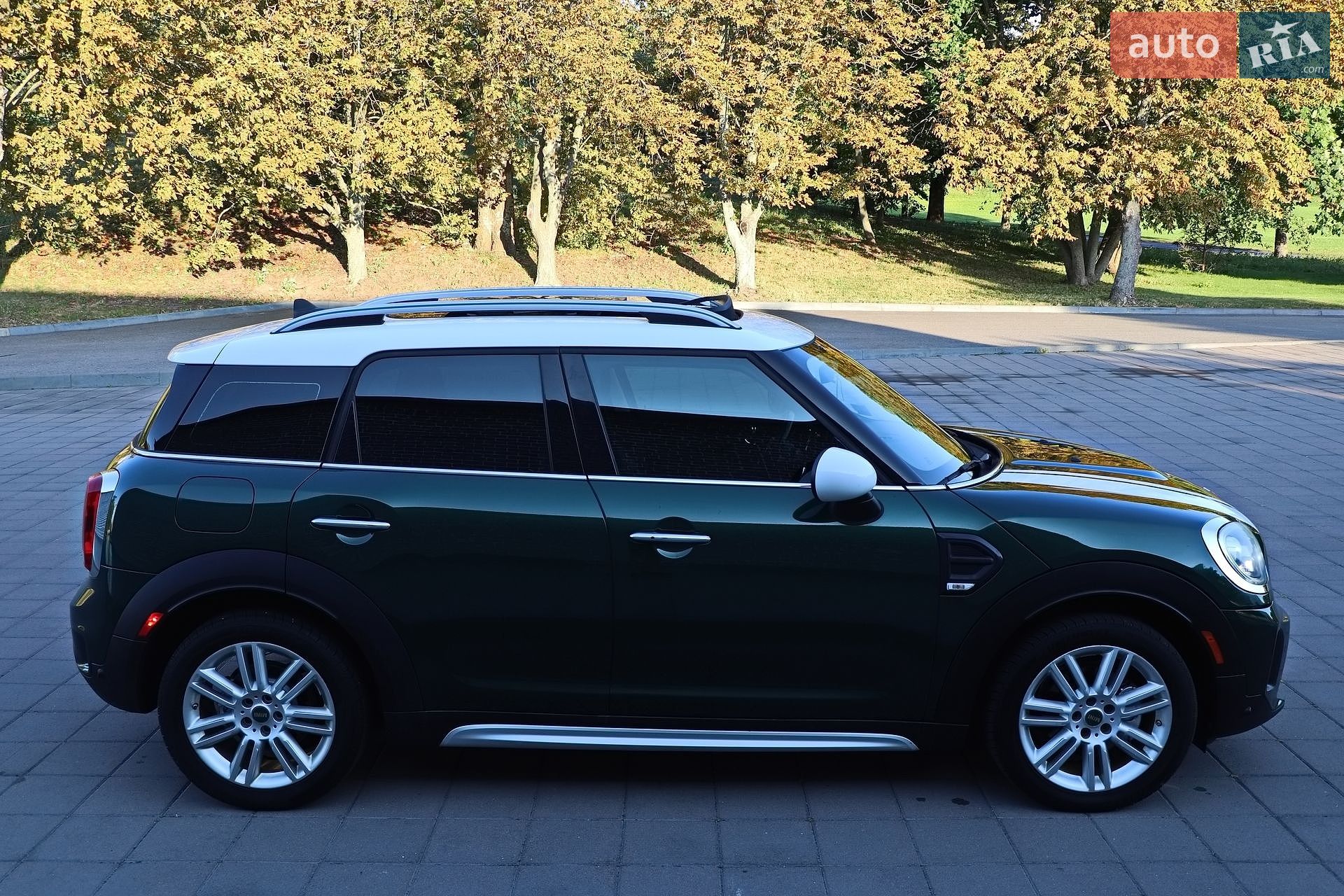 MINI Countryman 2018 VIN WMZYS7C57K3F46859 фото оголошення 4 з 34