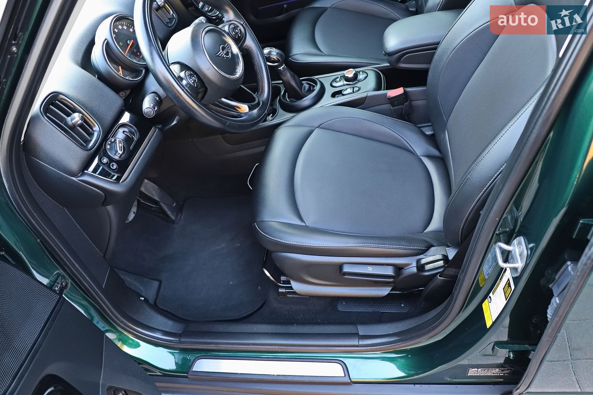MINI Countryman 2018 VIN WMZYS7C57K3F46859 фото оголошення 16 з 34
