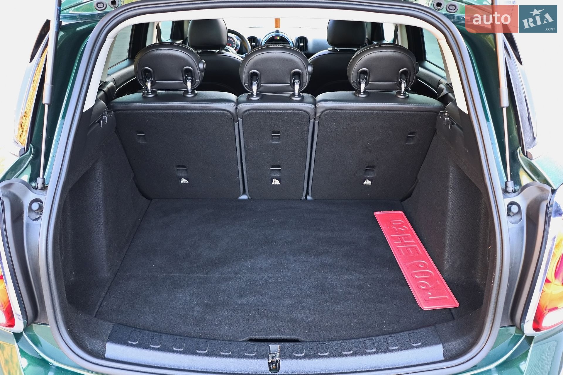 MINI Countryman 2018 VIN WMZYS7C57K3F46859 фото оголошення 24 з 34