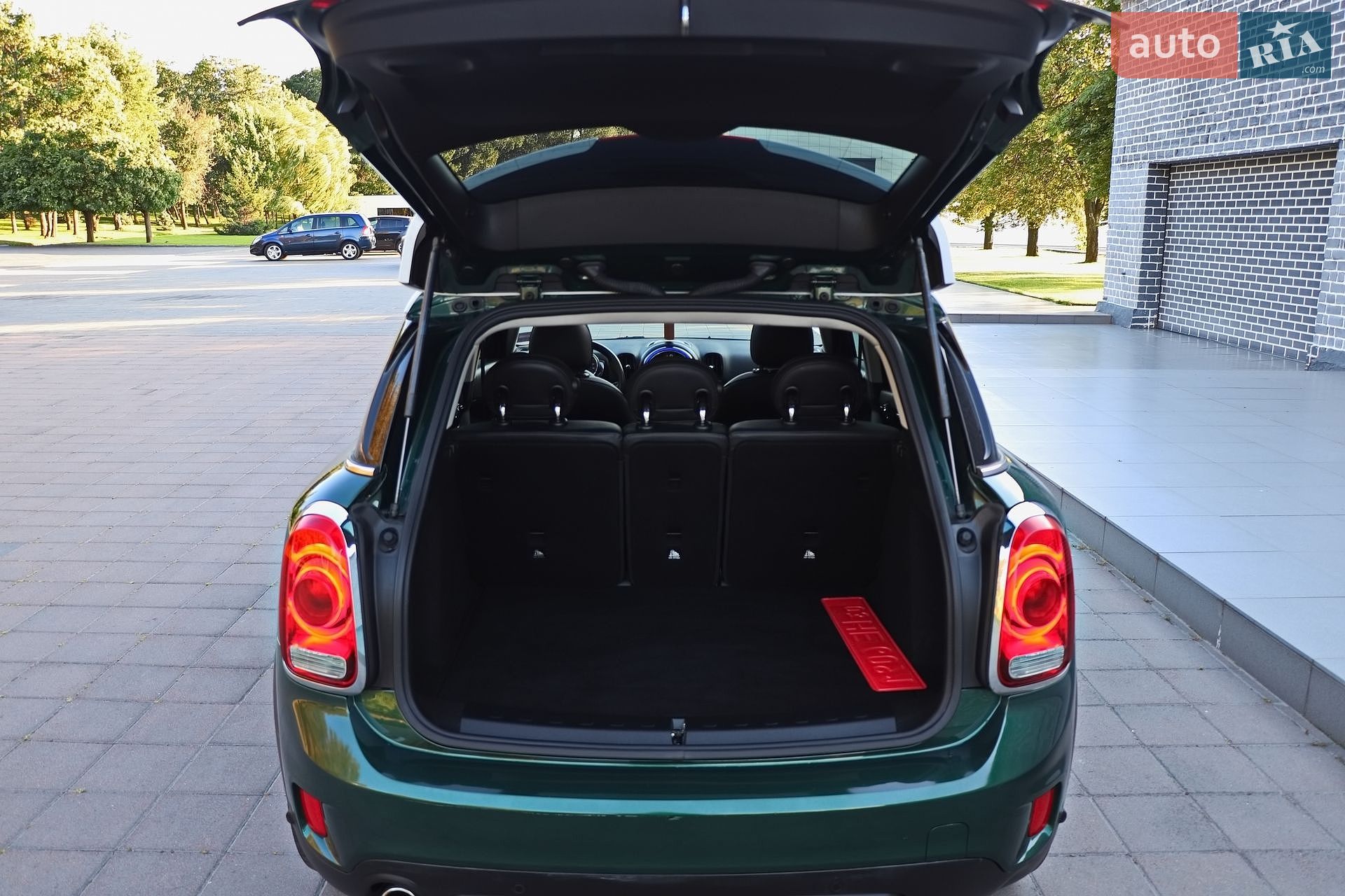 MINI Countryman 2018 VIN WMZYS7C57K3F46859 фото оголошення 23 з 34