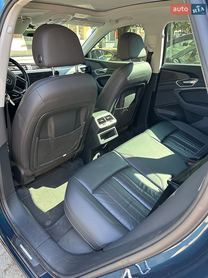 Audi e-tron 2019 VIN WAUZZZGE2LB014717 фото оголошення 5 з 21