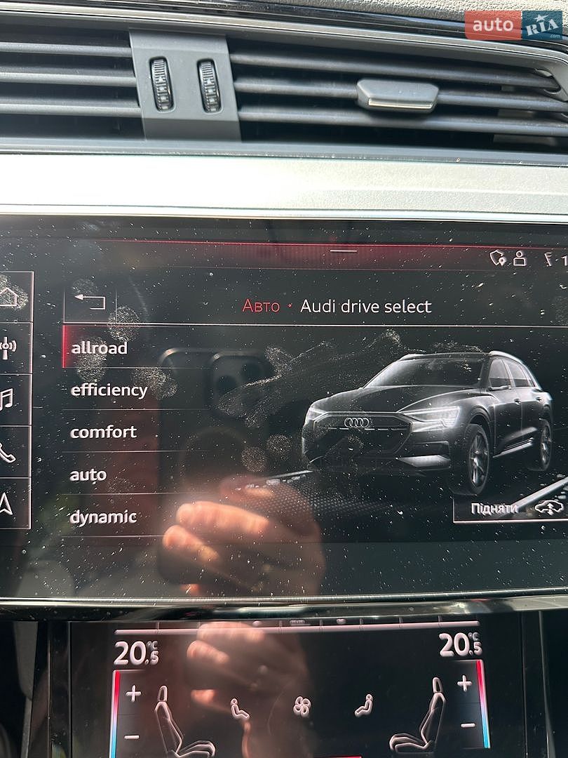 Audi e-tron 2019 VIN WAUZZZGE2LB014717 фото оголошення 11 з 21