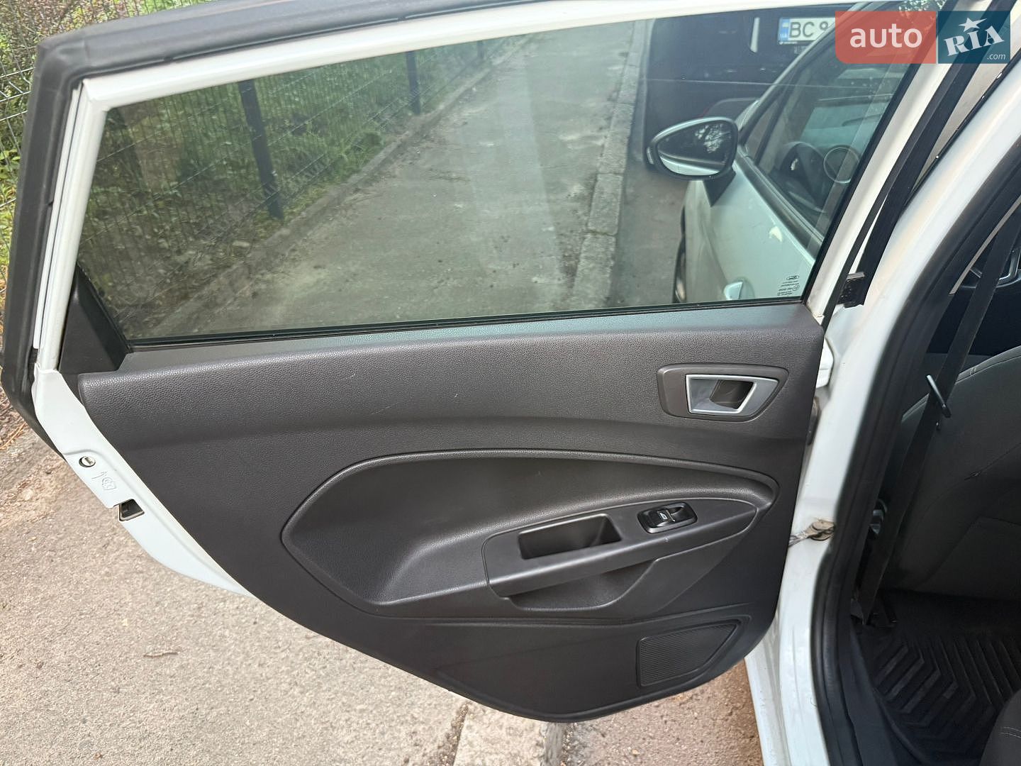 Ford Fiesta 2012 VIN WF0DXXGAKDCS63363 фото оголошення 17 з 26