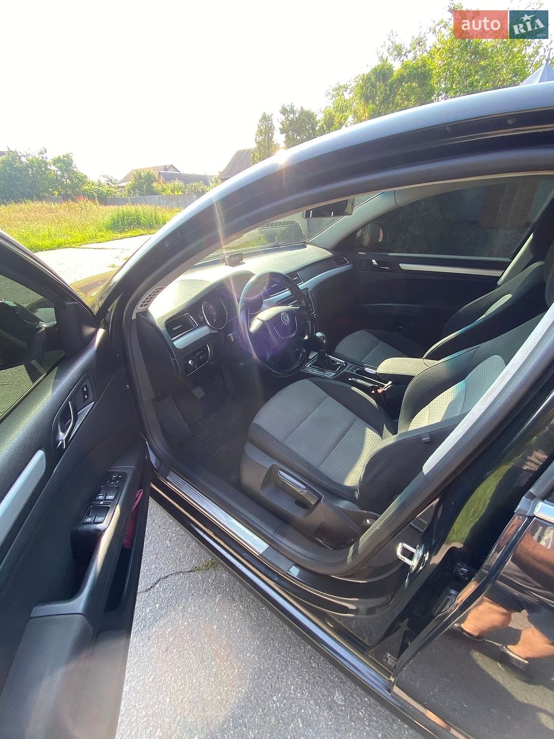 Skoda Superb 2011 VIN TMBAB43T9CB300155 фото оголошення 7 з 9