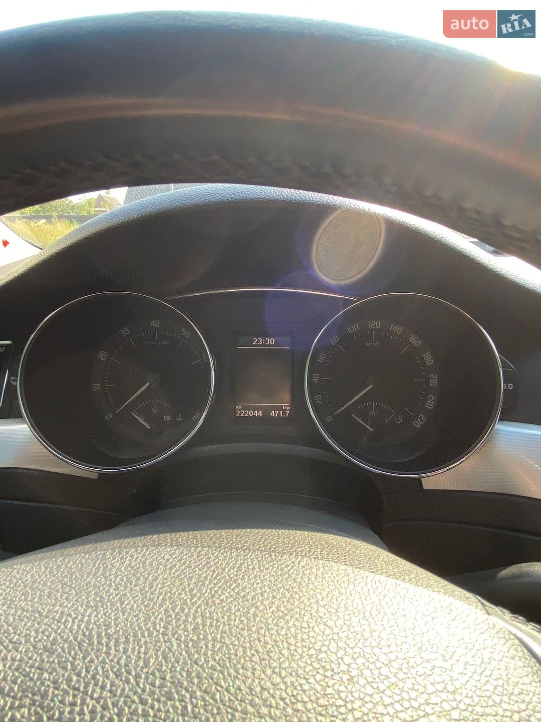 Skoda Superb 2011 VIN TMBAB43T9CB300155 фото оголошення 8 з 9
