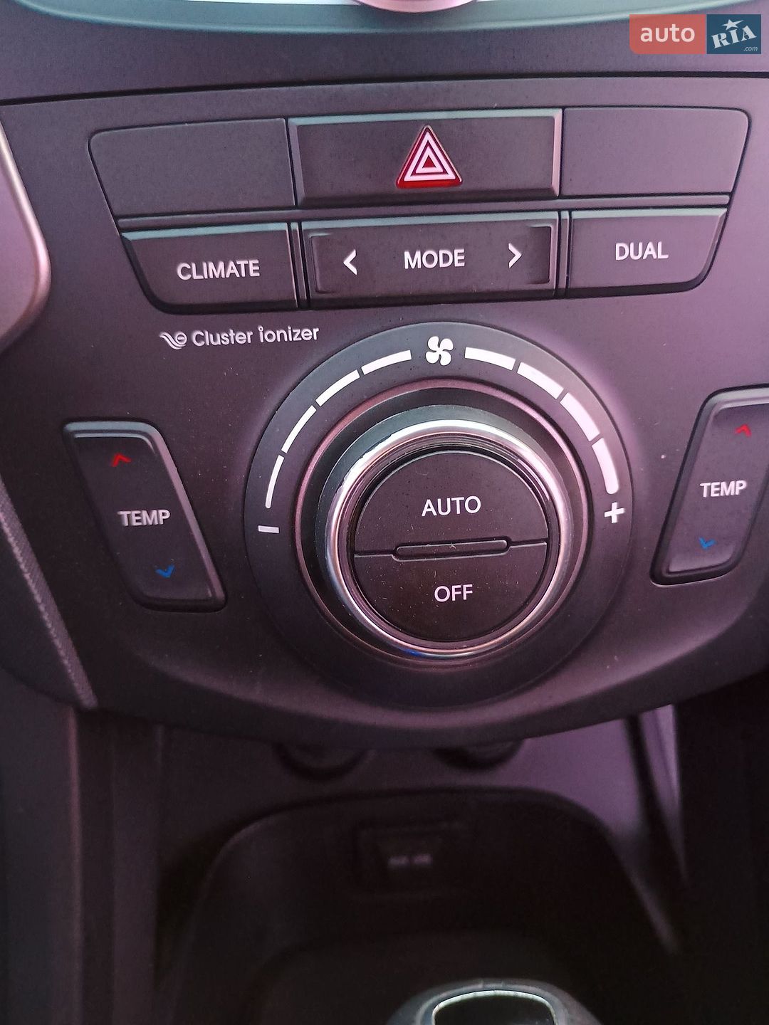 Hyundai Santa FE 2013 VIN KMHSW81UDDU156020 фото оголошення 18 з 52