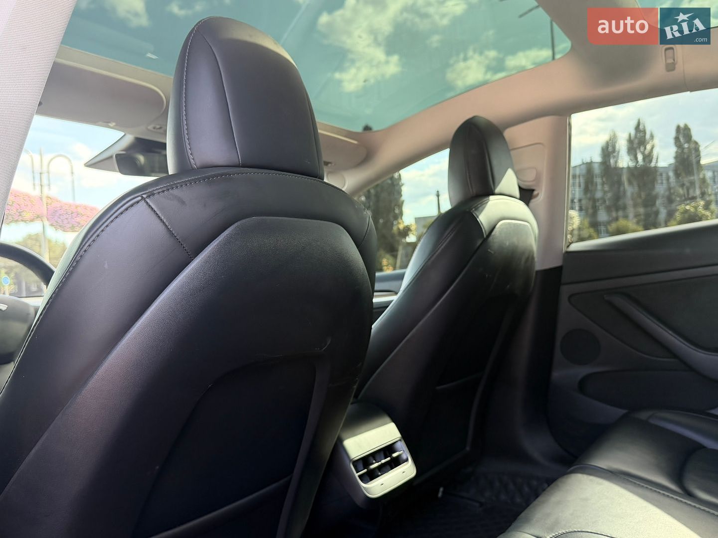 Tesla Model 3 2022 VIN 5YJ3E1EA9NF188998 фото оголошення 27 з 46