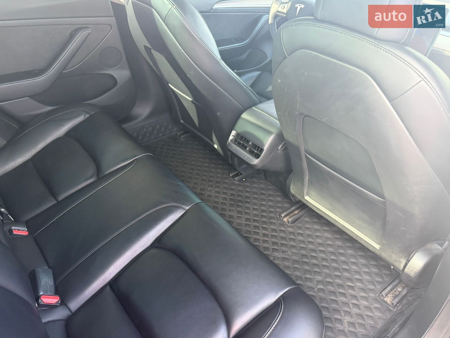 Tesla Model 3 2022 VIN 5YJ3E1EA9NF188998 фото оголошення 39 з 46