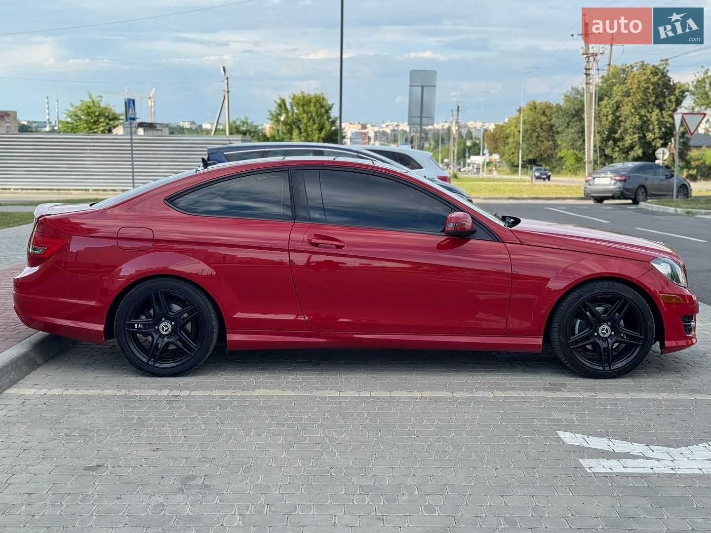 Mercedes-Benz C-Class 2013 VIN WDDGJ4HB4EG210940 фото оголошення 8 з 52