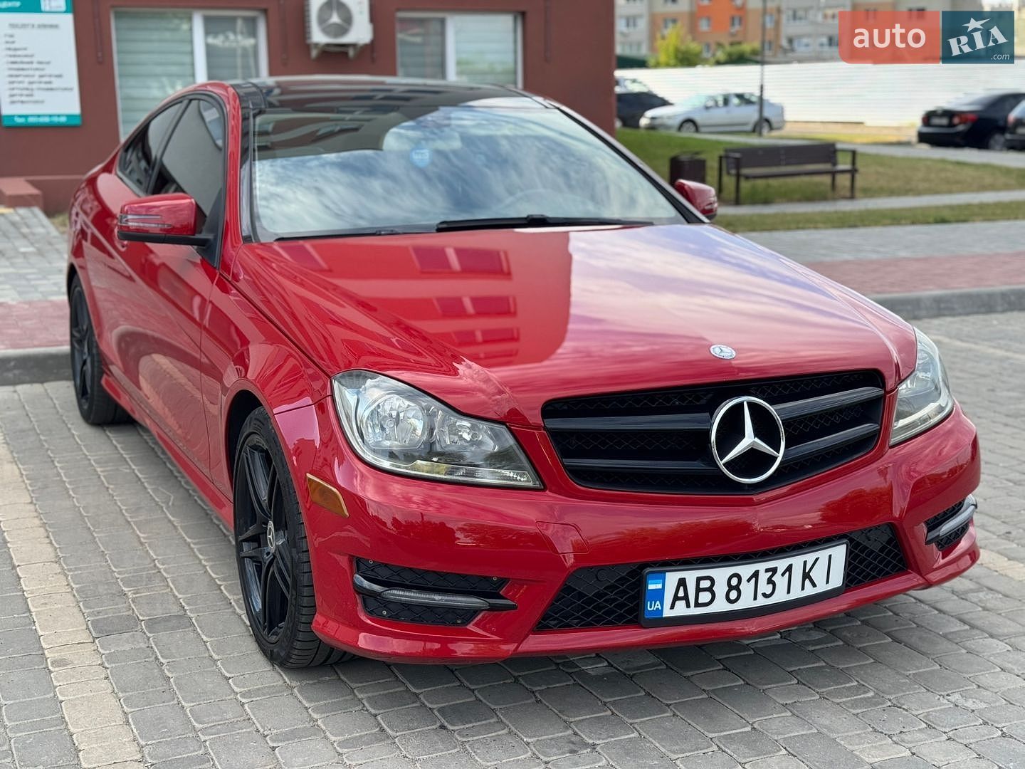 Mercedes-Benz C-Class 2013 VIN WDDGJ4HB4EG210940 фото оголошення 11 з 52