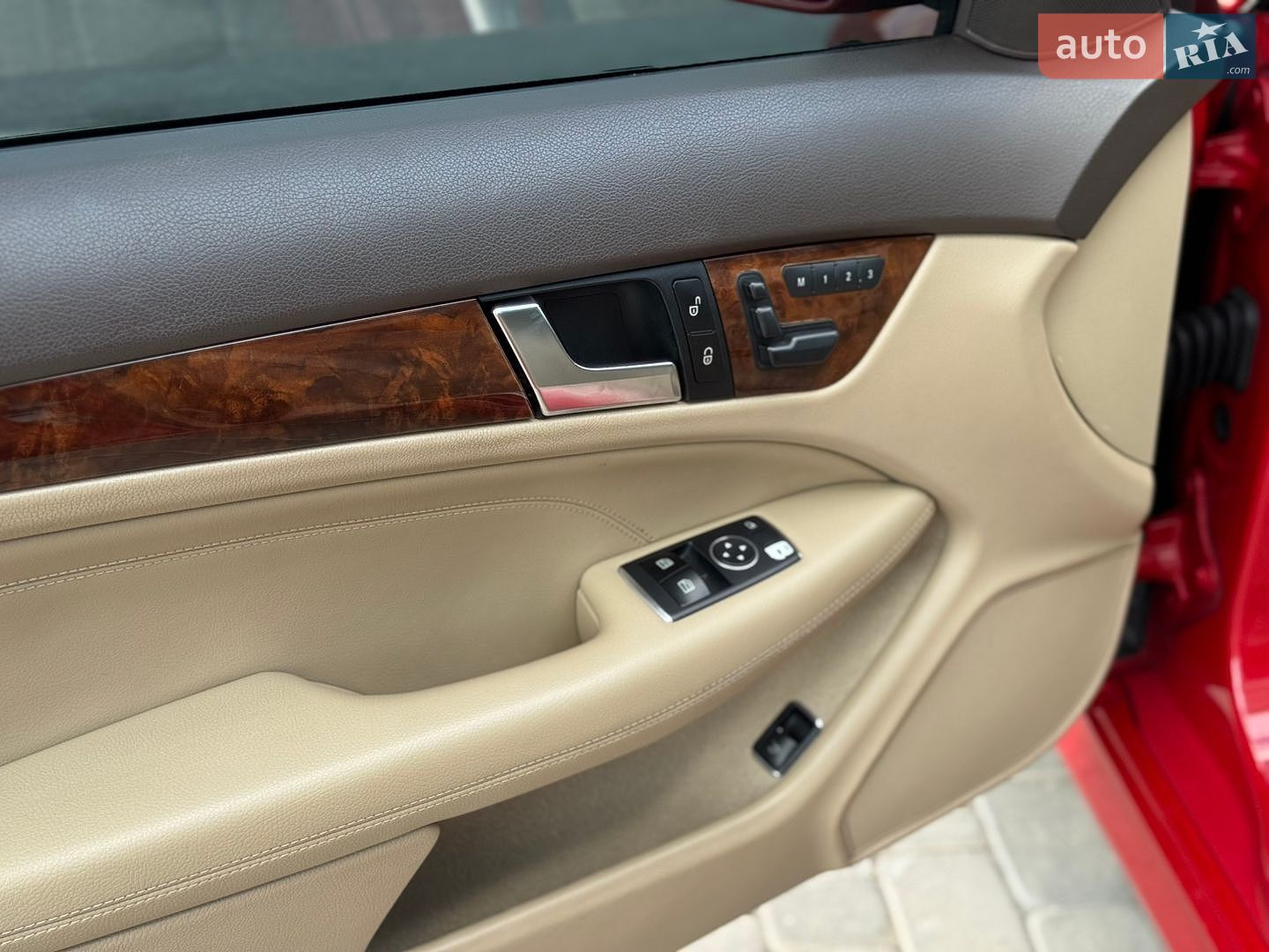 Mercedes-Benz C-Class 2013 VIN WDDGJ4HB4EG210940 фото оголошення 37 з 52