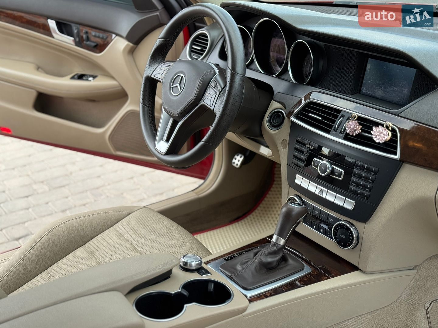 Mercedes-Benz C-Class 2013 VIN WDDGJ4HB4EG210940 фото оголошення 41 з 52