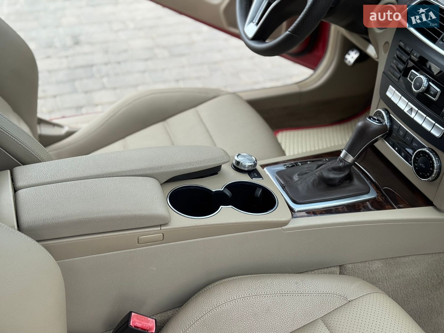 Mercedes-Benz C-Class 2013 VIN WDDGJ4HB4EG210940 фото оголошення 43 з 52