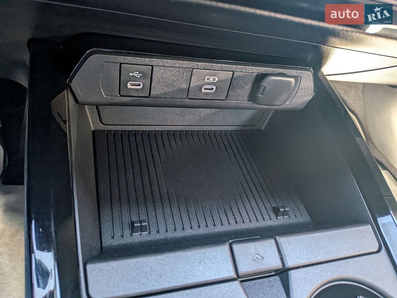 Toyota Prius 2024 VIN JTDACAAU8R3025646 фото оголошення 3 з 20