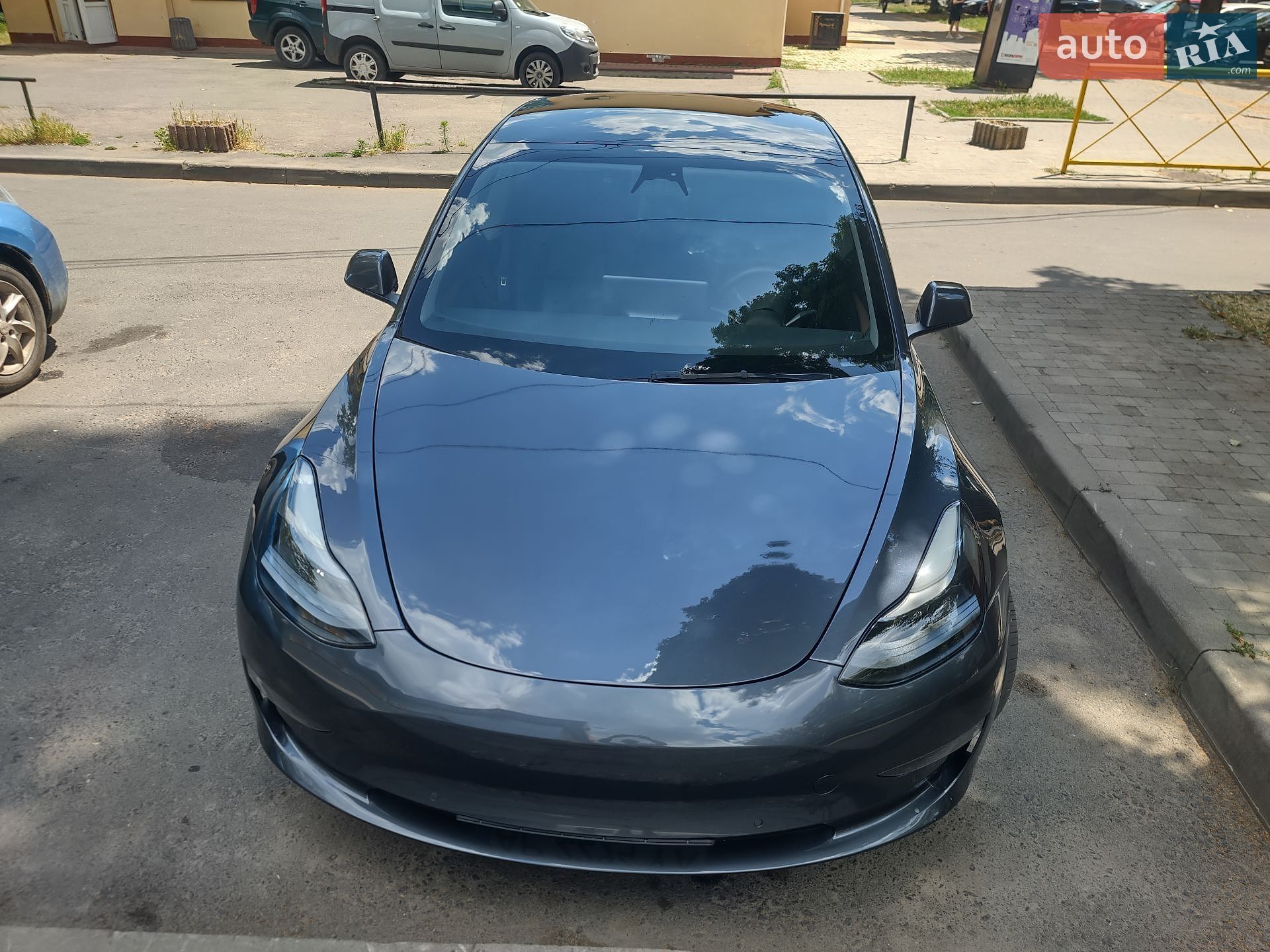 Tesla Model 3 2023 VIN 5YJ3E1EA7PF699970 фото оголошення 8 з 12