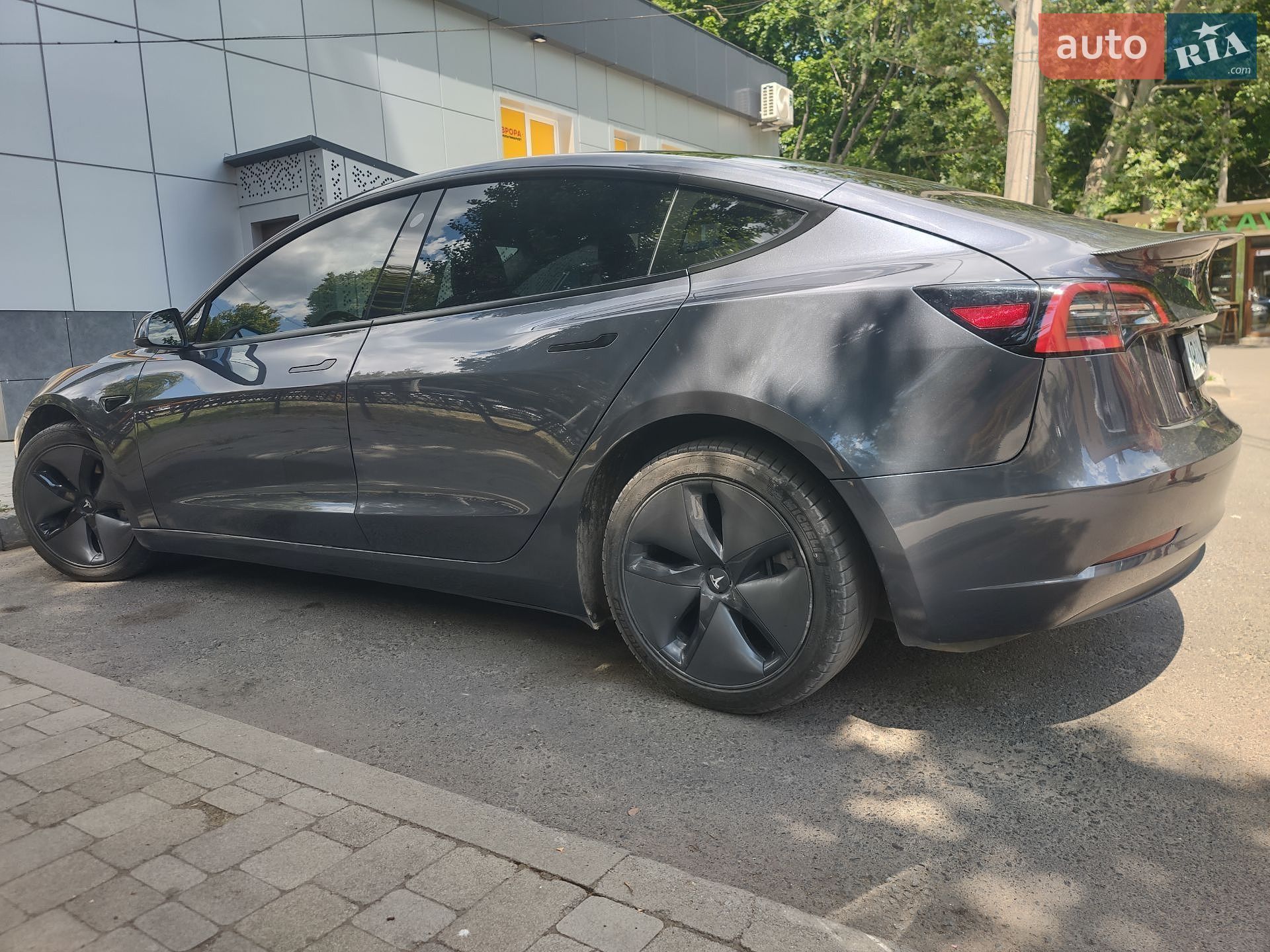 Tesla Model 3 2023 VIN 5YJ3E1EA7PF699970 фото оголошення 4 з 12