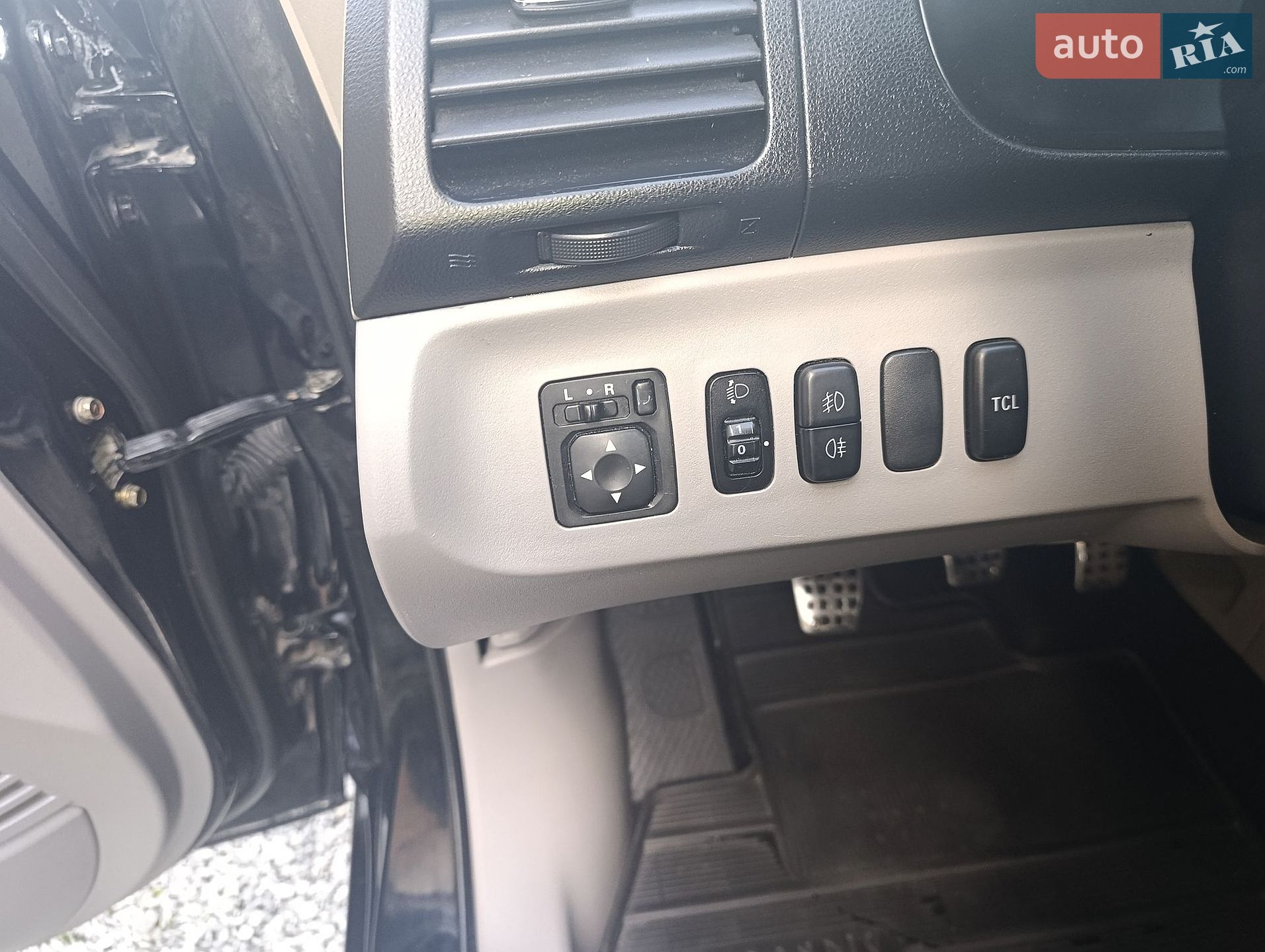 Mitsubishi Grandis 2006 VIN JMBLJNA8W6Z010013 фото оголошення 5 з 25