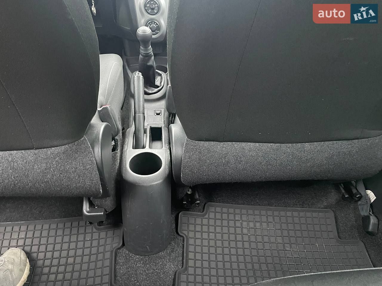 Toyota Yaris 2009 VIN VNKKG923X0A223552 фото оголошення 14 з 23