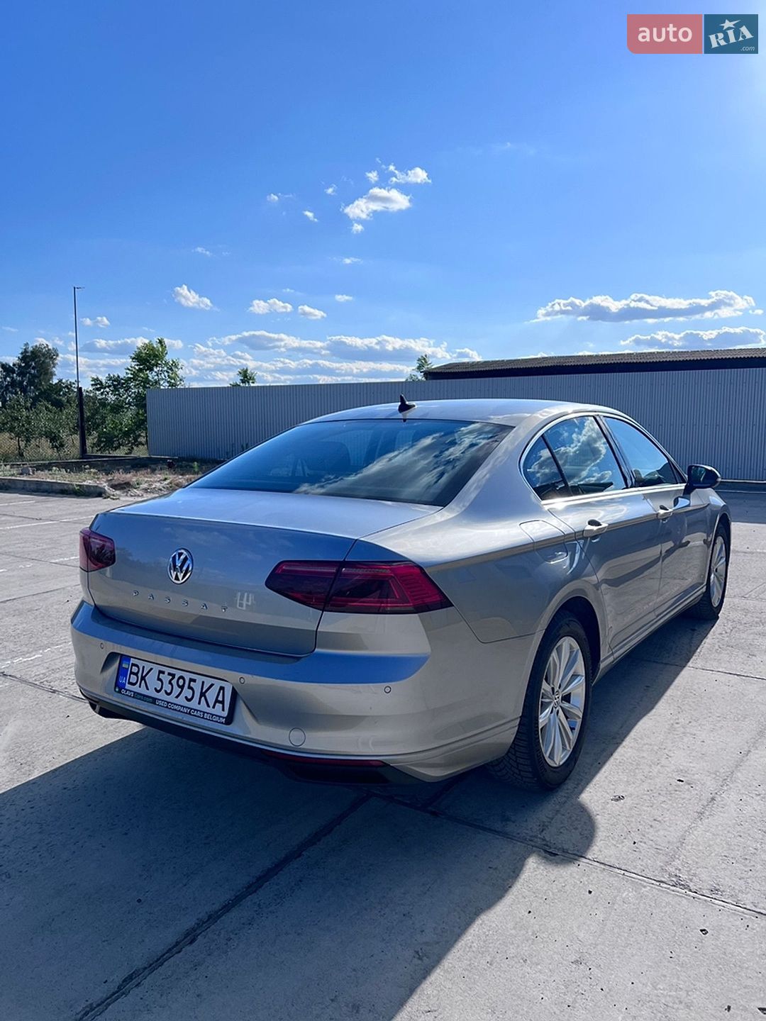 Volkswagen Passat 2019 VIN WVWZZZ3CZLE004390 фото оголошення 4 з 35