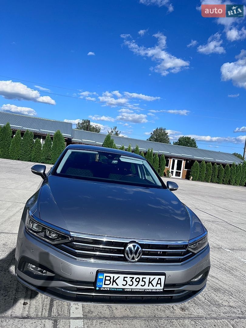 Volkswagen Passat 2019 VIN WVWZZZ3CZLE004390 фото оголошення 7 з 35