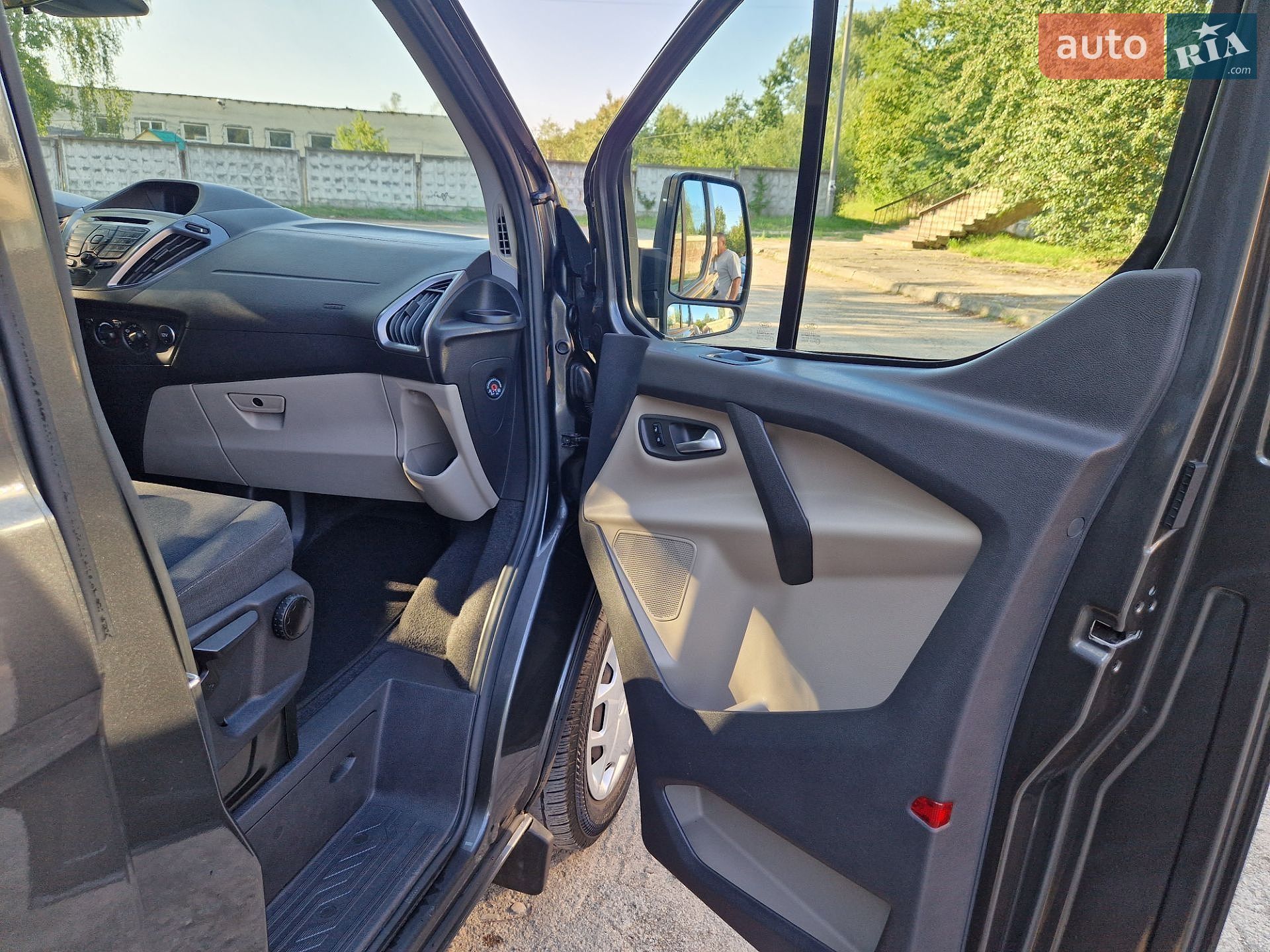 Ford Tourneo Custom 2017 VIN WF03XXTTG3HP52095 фото оголошення 23 з 30
