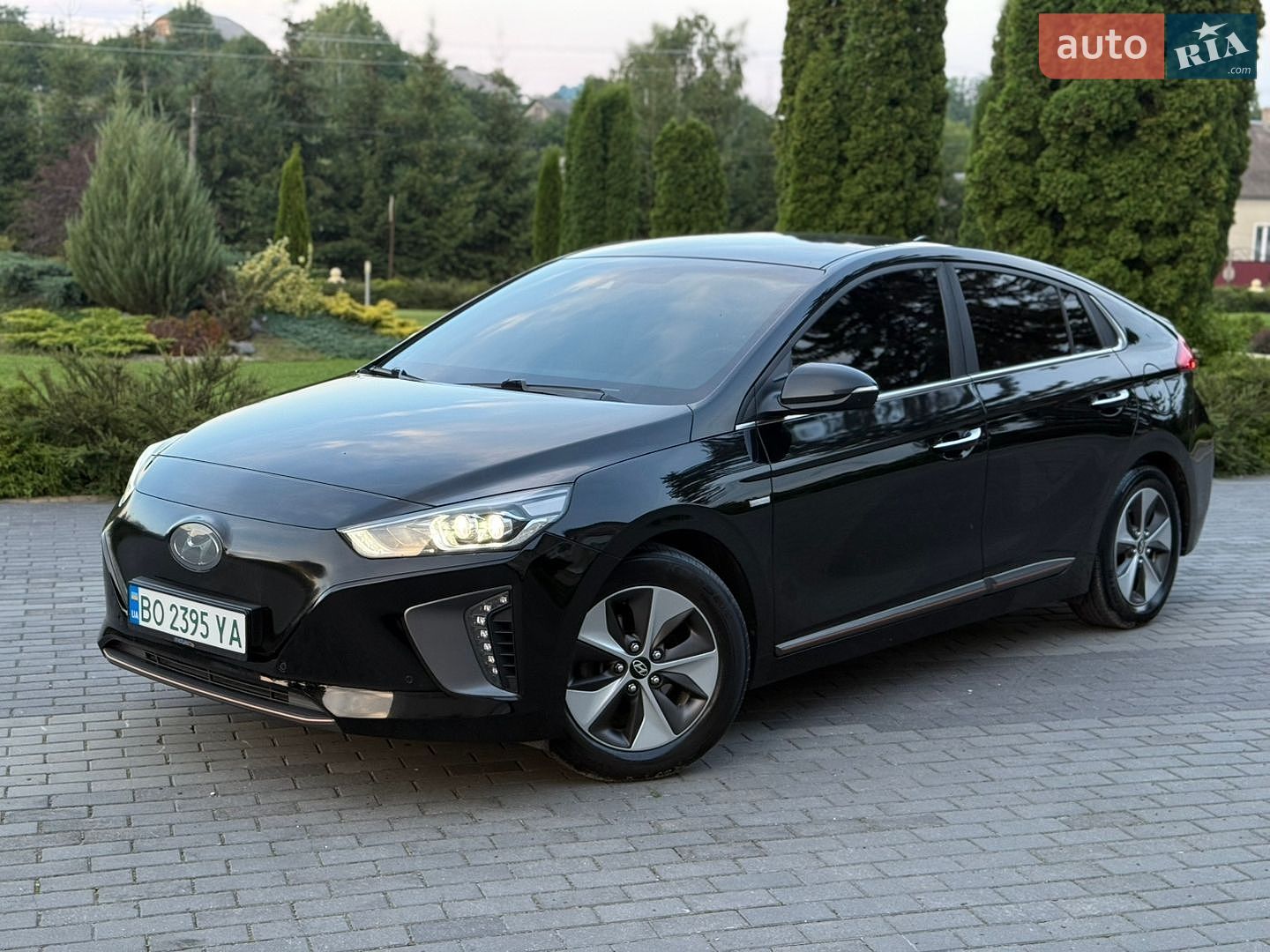 Hyundai Ioniq 2017 VIN KMHC851HFHU017583 фото оголошення 2 з 20