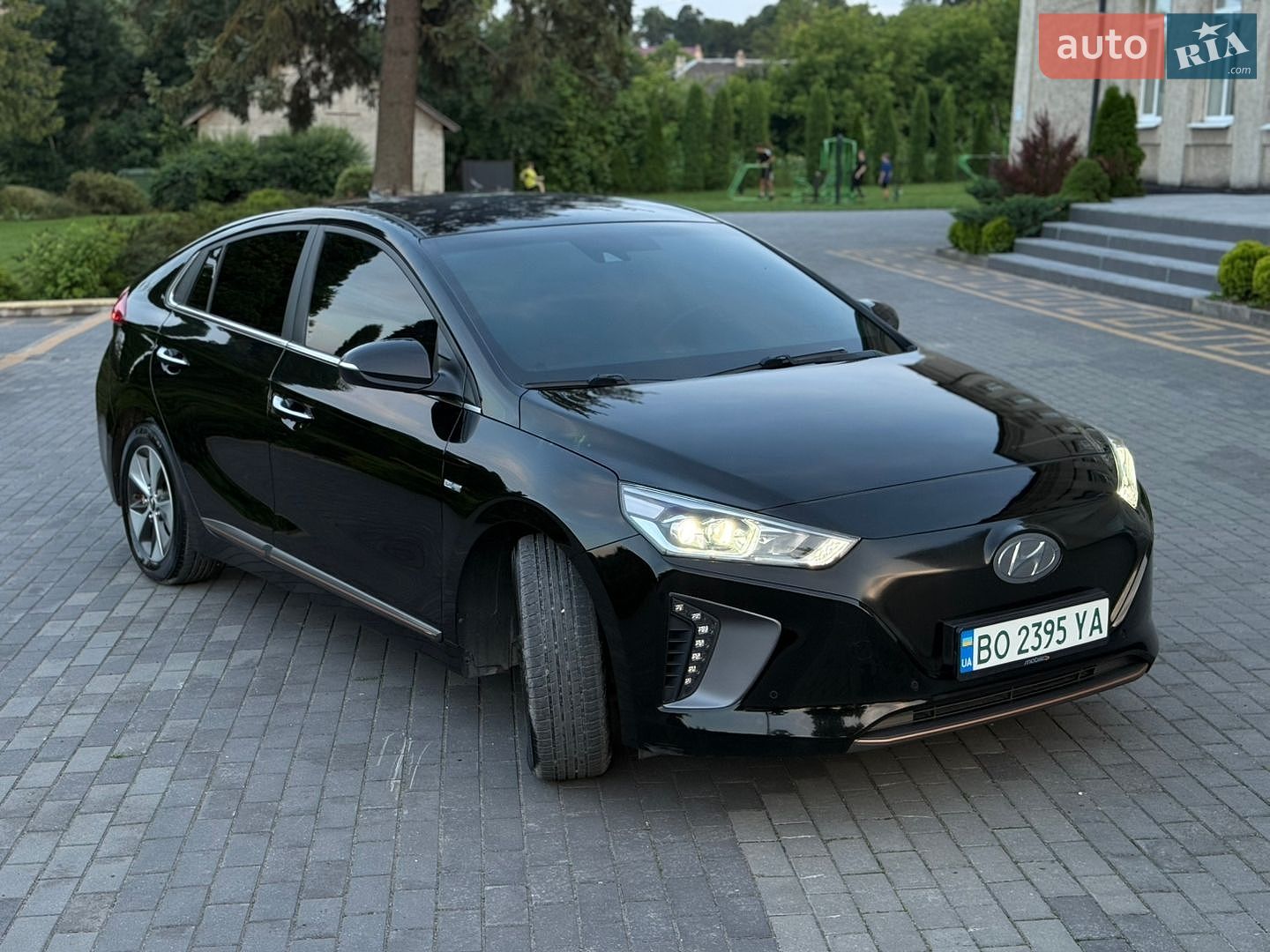 Hyundai Ioniq 2017 VIN KMHC851HFHU017583 фото оголошення 8 з 20